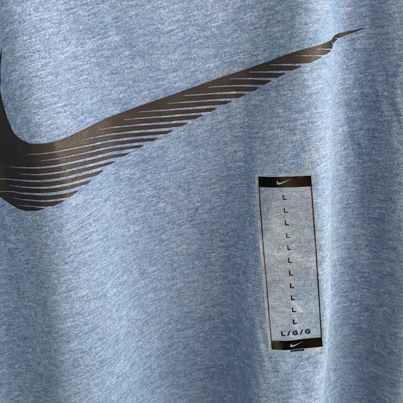 NWT NIKE Dri Fit T-shirt - Picture 3 of 3